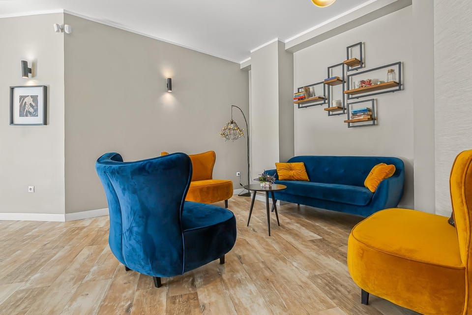 Living room, Seating area
