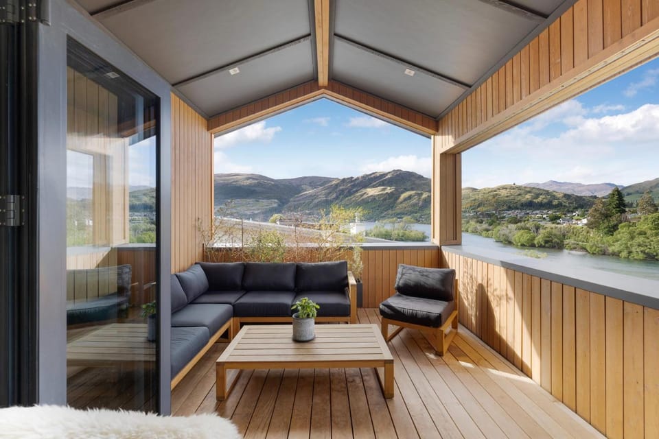 Patio, Natural landscape, View (from property/room), Balcony/Terrace, Seating area, Mountain view