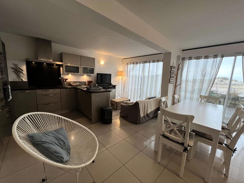 Résidence Avé Maria - 026 - Magnifique appartement avec vue imprenable sur la mer MAE-3561 Apartment in Soulac-sur-Mer