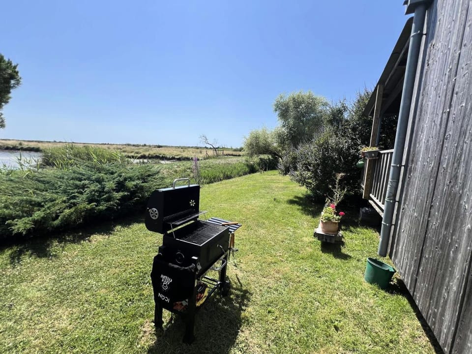 Résidence 076-le Verdon Sur Mer - 076 - Chalet nature au cœur du Verdon-sur-Mer – Vue sur les marais MAE-9681 Chalet in Soulac-sur-Mer
