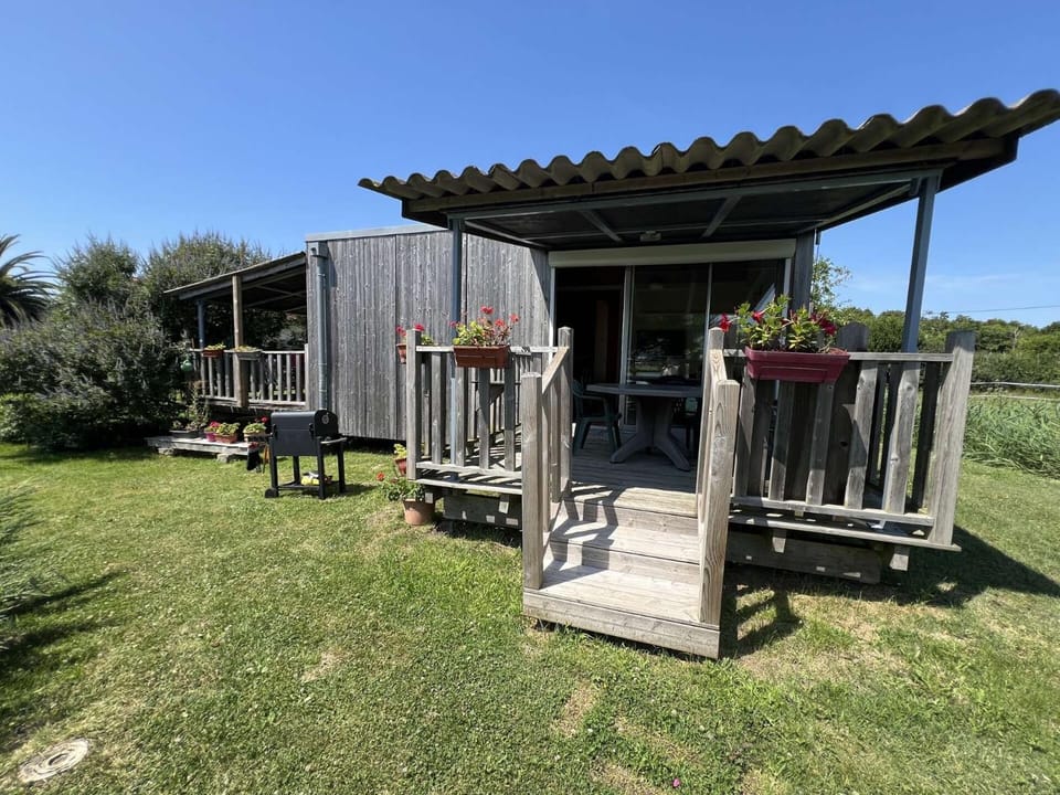 Résidence 076-le Verdon Sur Mer - 076 - Chalet nature au cœur du Verdon-sur-Mer – Vue sur les marais MAE-9681 Chalet in Soulac-sur-Mer