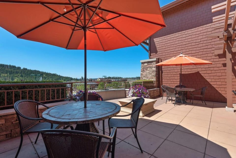 Stylish 2BR2BA Riverstone Condo Sleeps 6 Apartment in Coeur dAlene