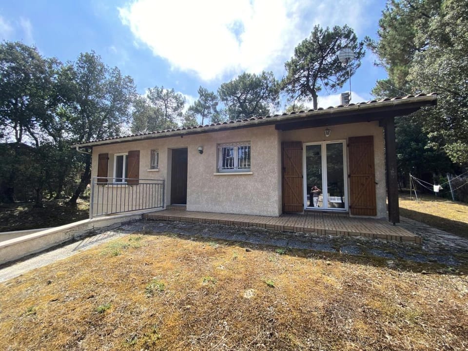 Résidence La Grande Combe - 149 - Élégante maison rénovée avec goût et son parc verdoyant MAE-0101 Villa in Soulac-sur-Mer