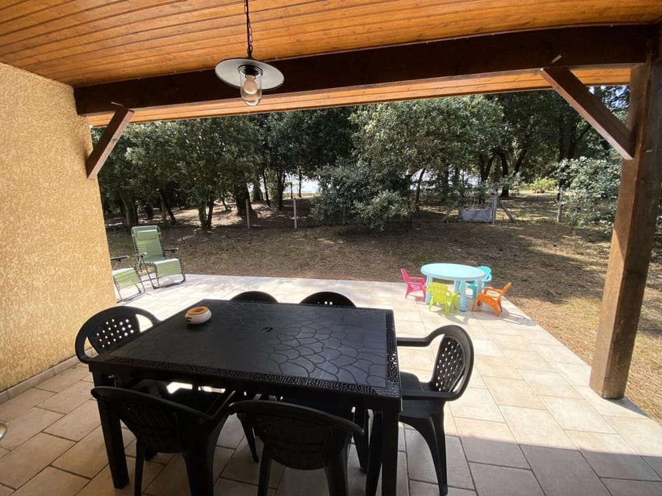 Résidence La Grande Combe - 149 - Élégante maison rénovée avec goût et son parc verdoyant MAE-0101 Villa in Soulac-sur-Mer