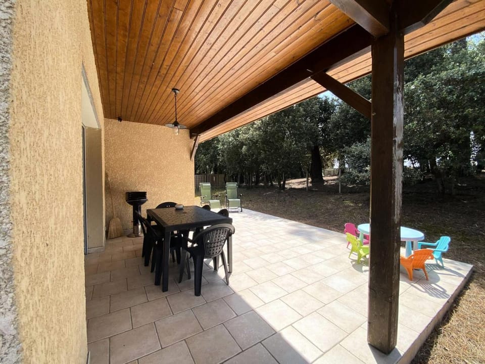 Résidence La Grande Combe - 149 - Élégante maison rénovée avec goût et son parc verdoyant MAE-0101 Villa in Soulac-sur-Mer