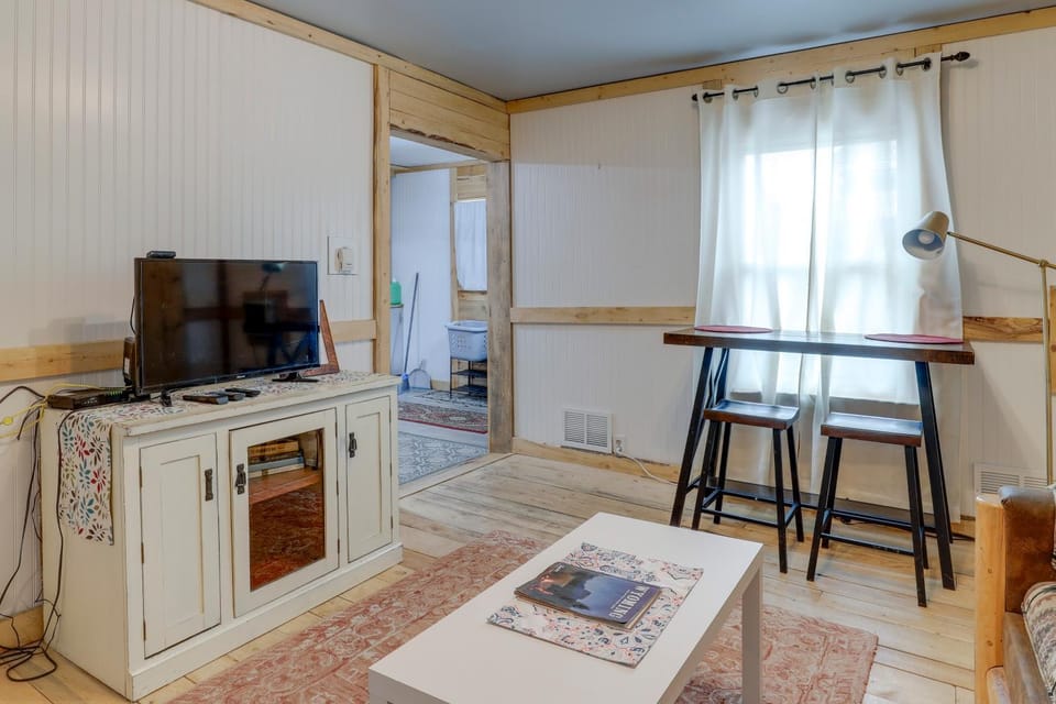 2 Mi to Dtwn: Pet-Friendly Casper Apt! Apartment in Casper