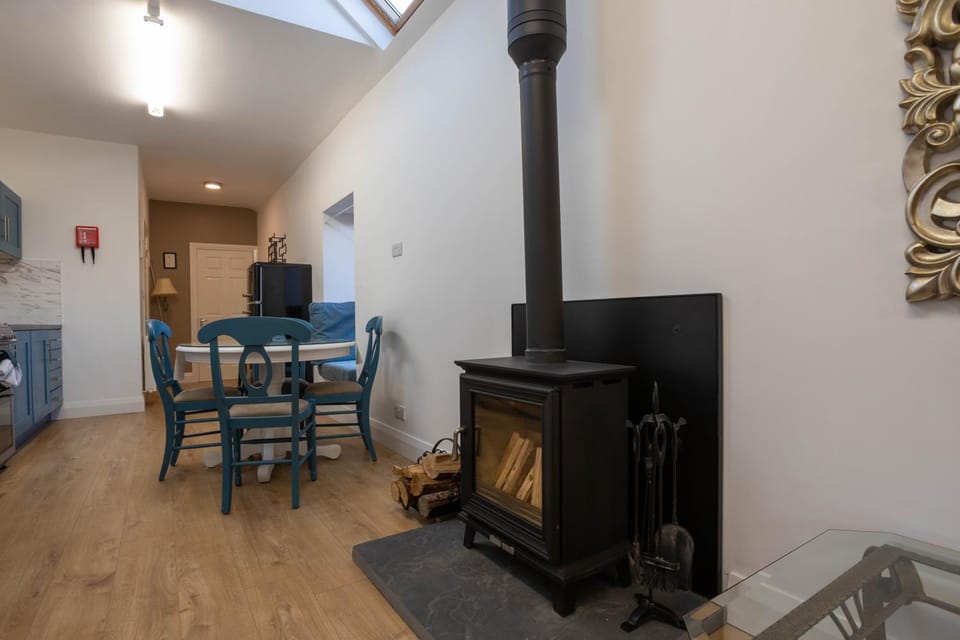 Living room, Dining area, fireplace