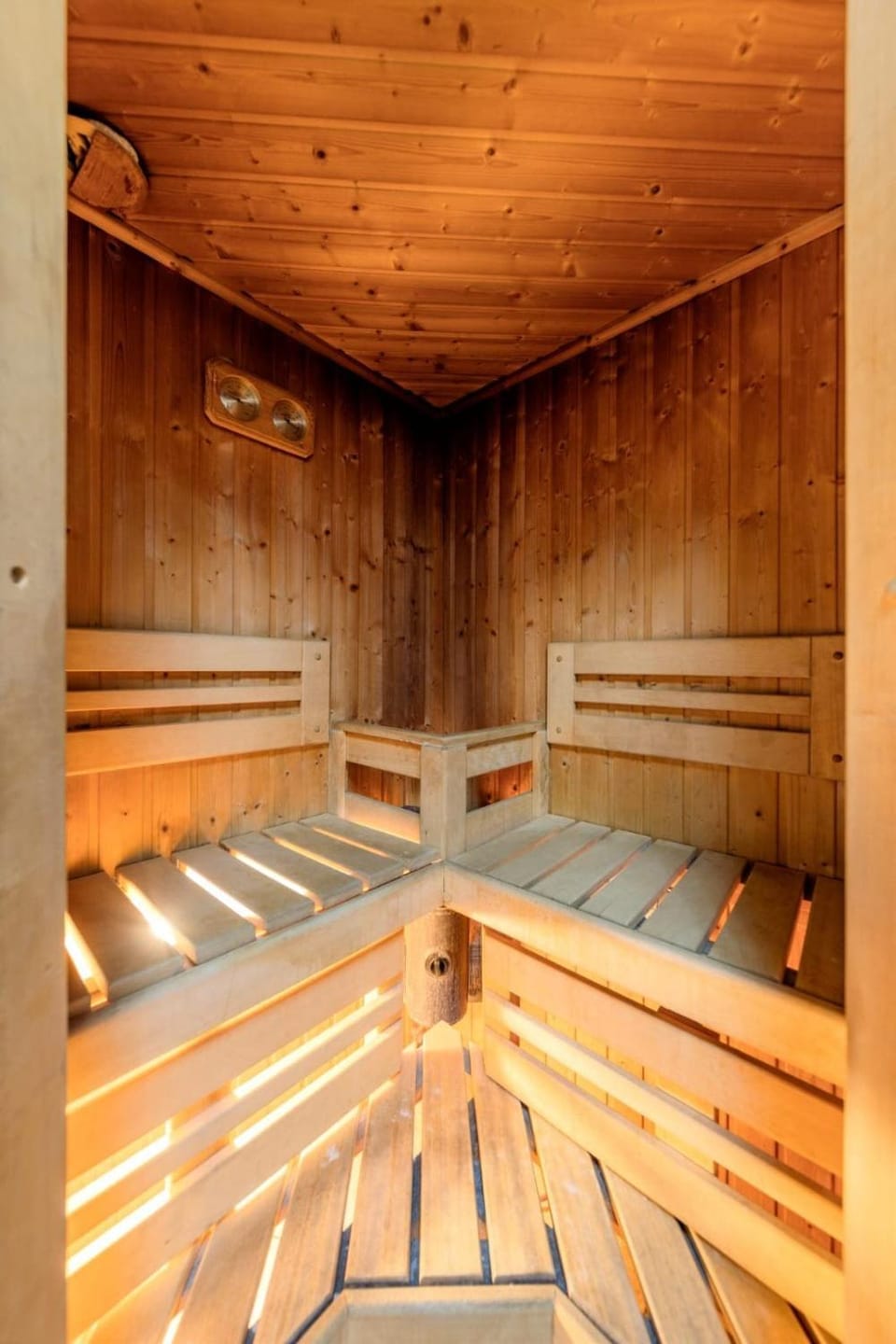 Bed, Sauna, Photo of the whole room, Bedroom