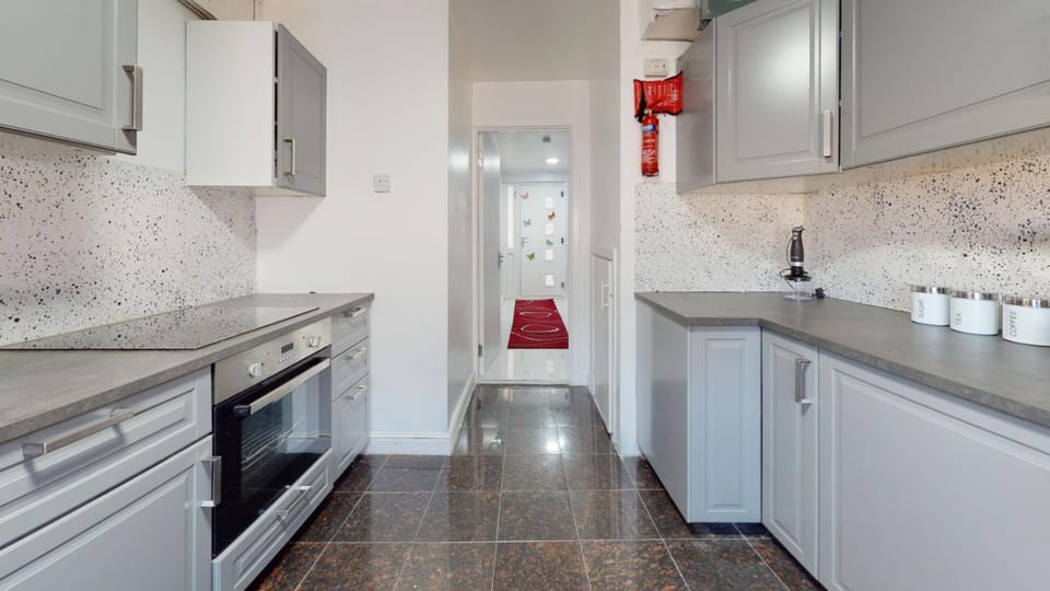 Kitchen or kitchenette, oven, stove