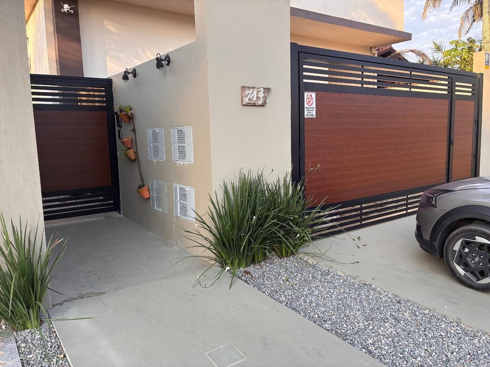 Studios Piscina Privativa Pé na areia House in Peruíbe