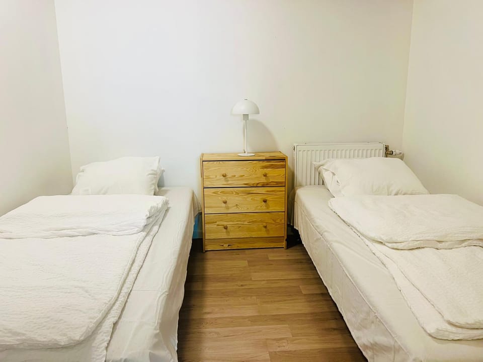 Comfortable room in Malmö- Husievägen 100 Bed and Breakfast in Malmo