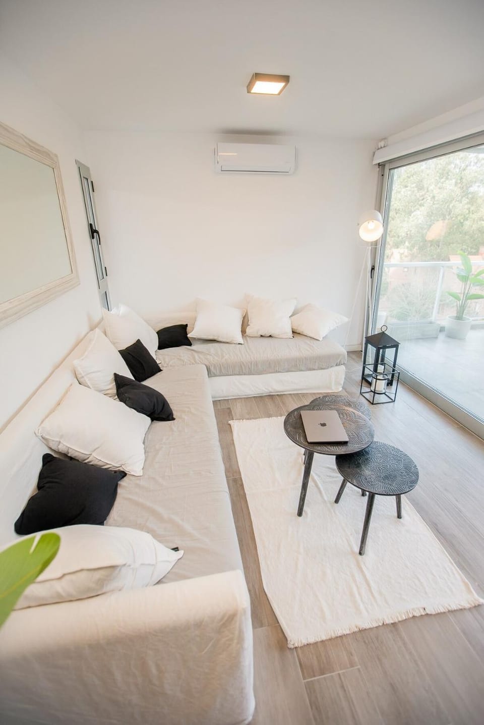 Moderno depto frente al bosque con cochera incluida Apartment in Pinamar