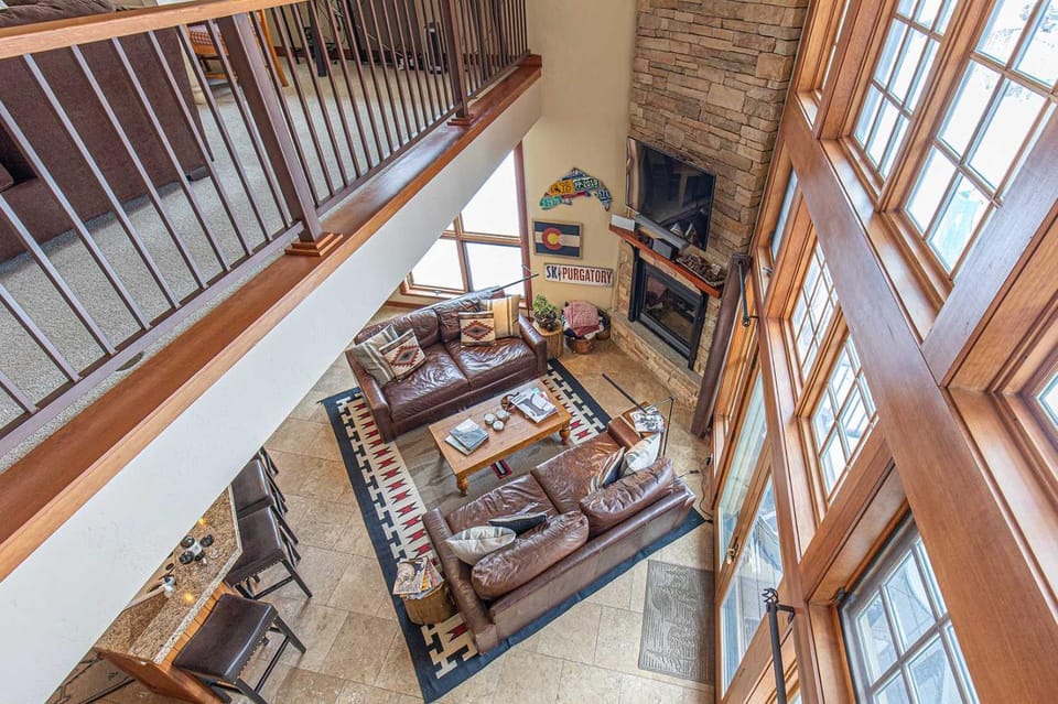 Living room, Seating area, fireplace