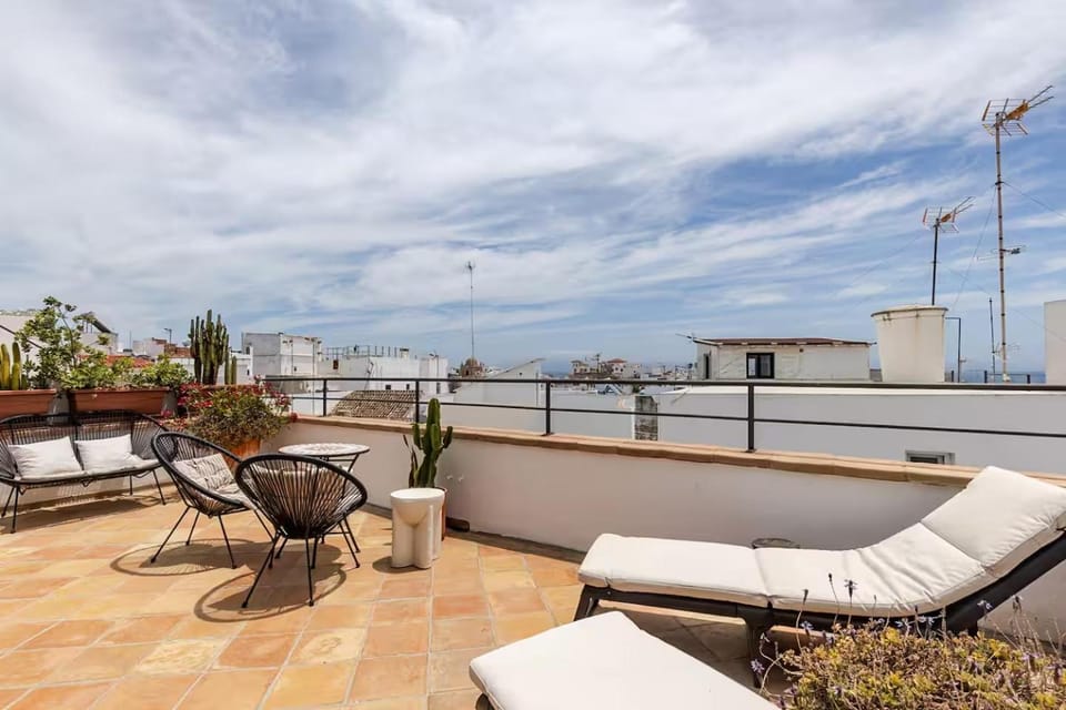 Balcony/Terrace, sunbed