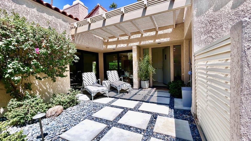 Courtside Contemporary House in Rancho Mirage