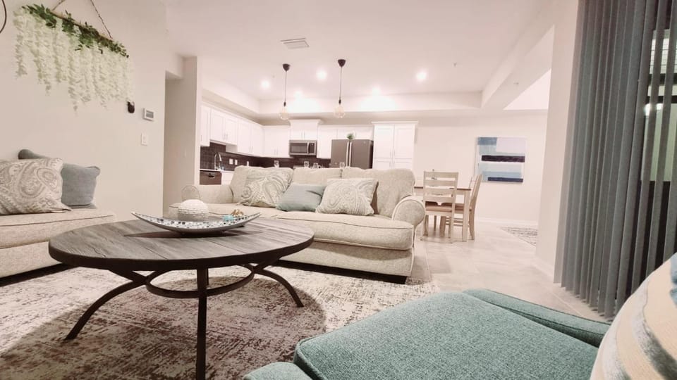 Stunning Storey Lake Resort and Game room House in Kissimmee