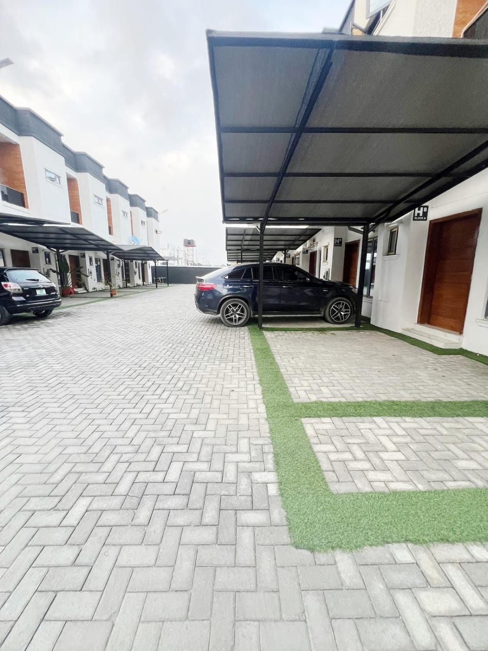 Property building, Street view, Parking