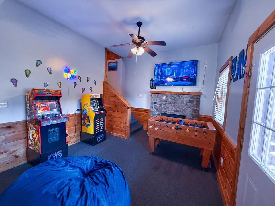 Game Room, TV and multimedia, Evening entertainment, fireplace