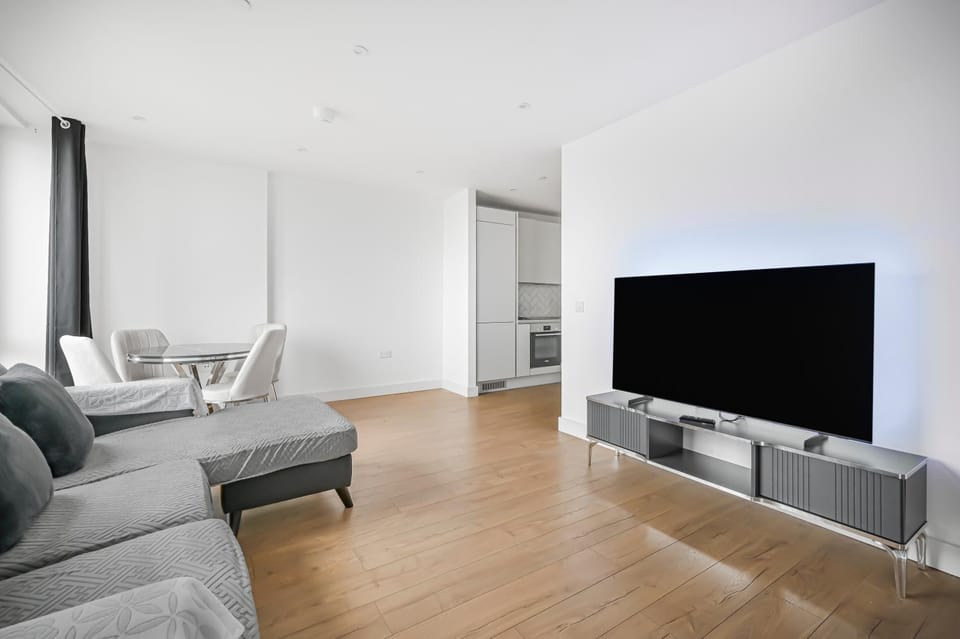 CANARY WHARF E14 MODERN 1 Bed APARTMENT HIGH SPEC Apartment in London