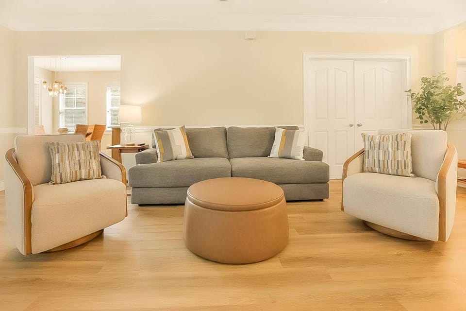 Living room, Seating area