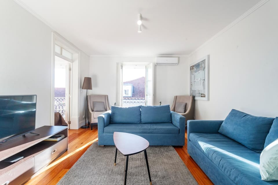 Communal lounge/ TV room, Living room, air conditioner