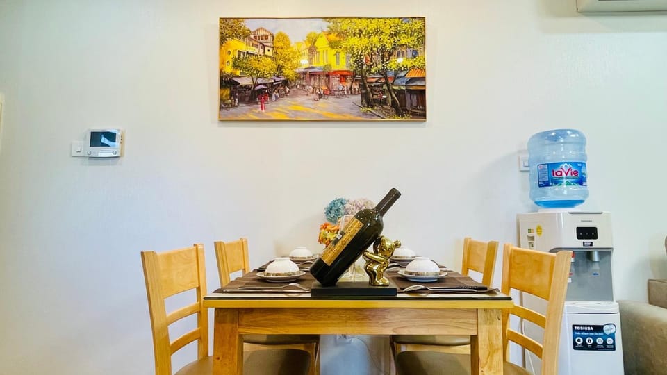 Seating area, Dining area