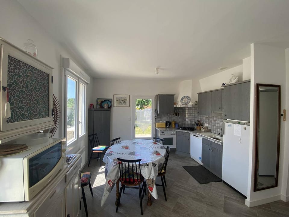 Villa T4 à Vaux-sur-Mer, proche plages, jardin et terrasses - FR-1-738-42 House in Vaux-sur-Mer