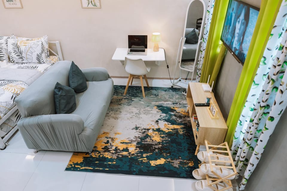 Communal lounge/ TV room, TV and multimedia, Living room, Seating area, Evening entertainment