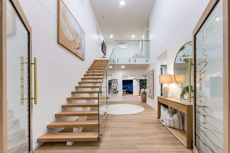Whitsunday Waterfront Luxury at 19 The Cove House in Airlie Beach