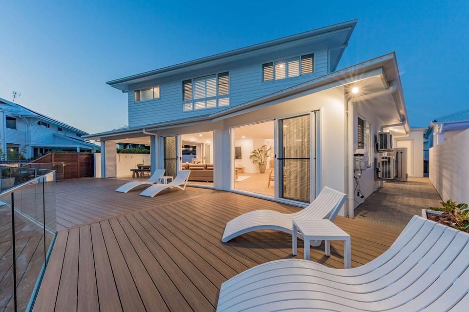 Whitsunday Waterfront Luxury at 19 The Cove House in Airlie Beach