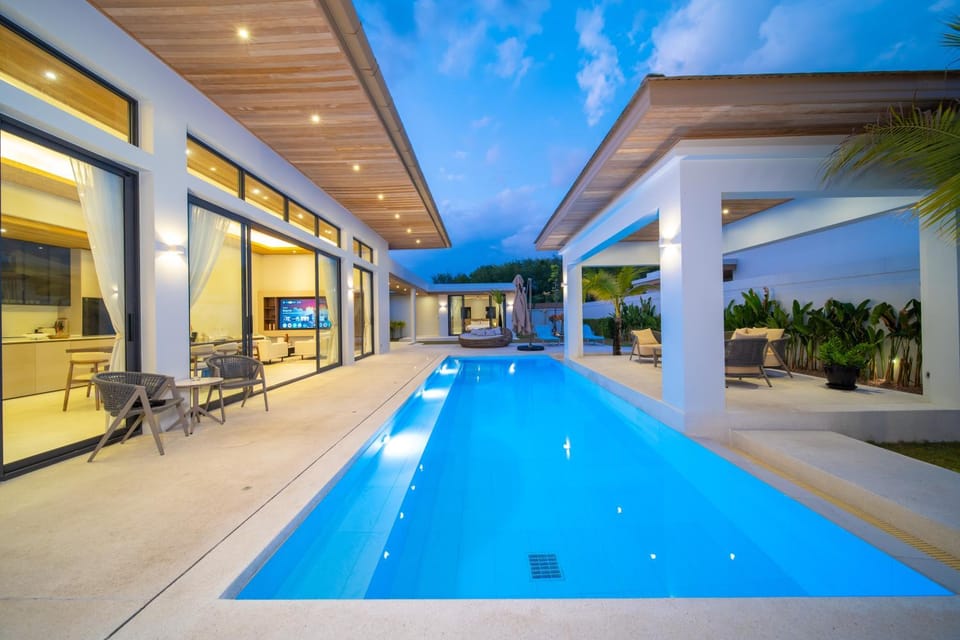 Pool view, Swimming pool