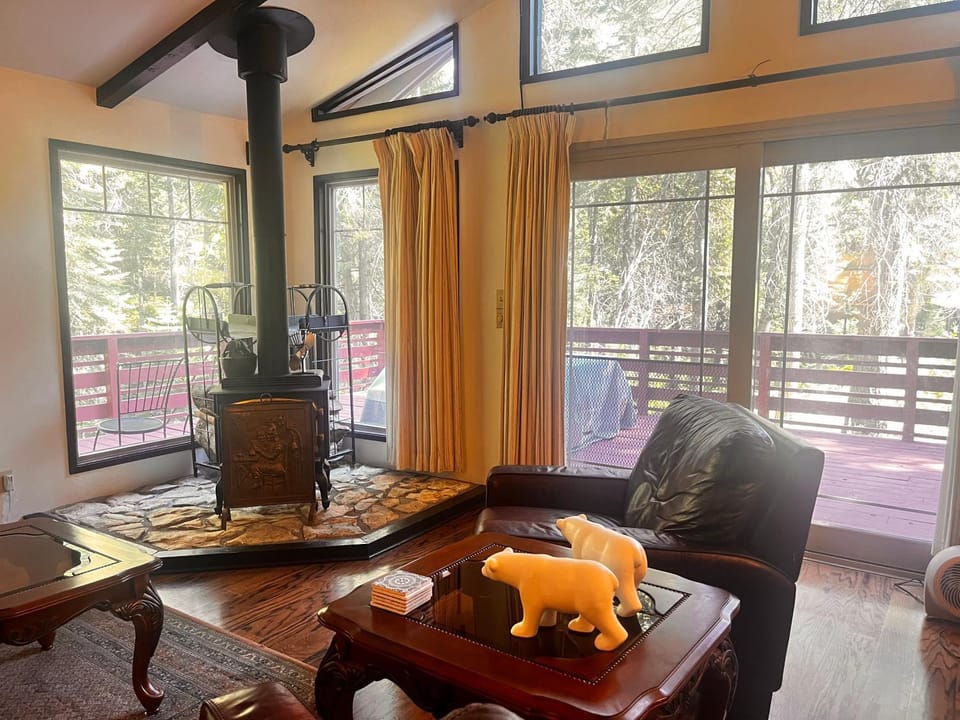 View (from property/room), Living room, Seating area