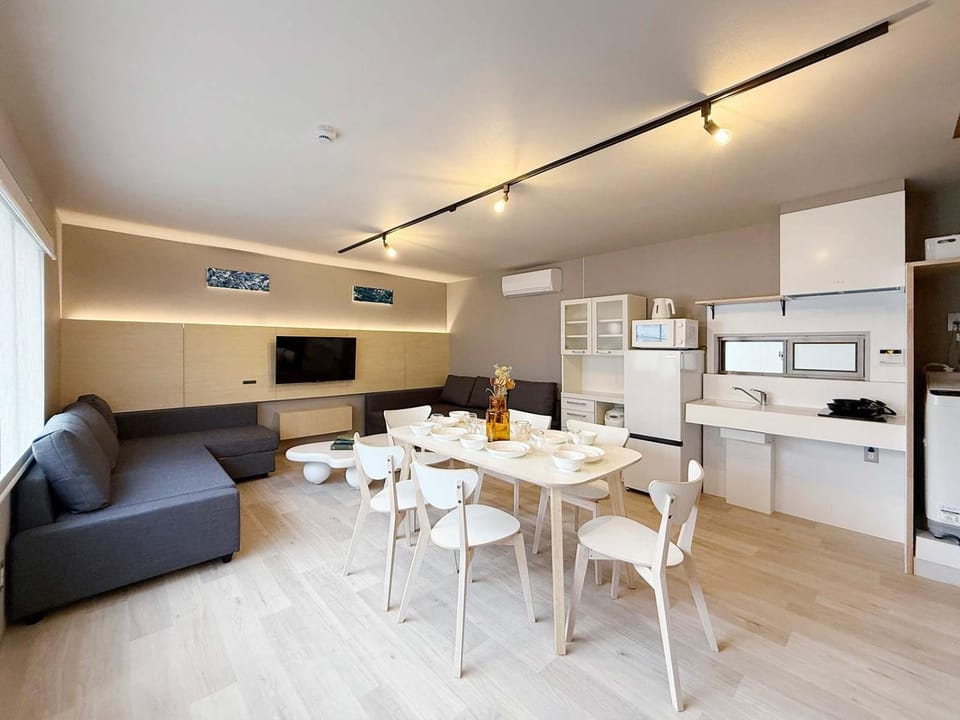 Living room, Dining area