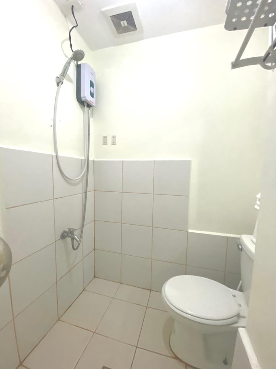 Studio in the Metro I Near MRT I WiFi Hostel in Mandaluyong