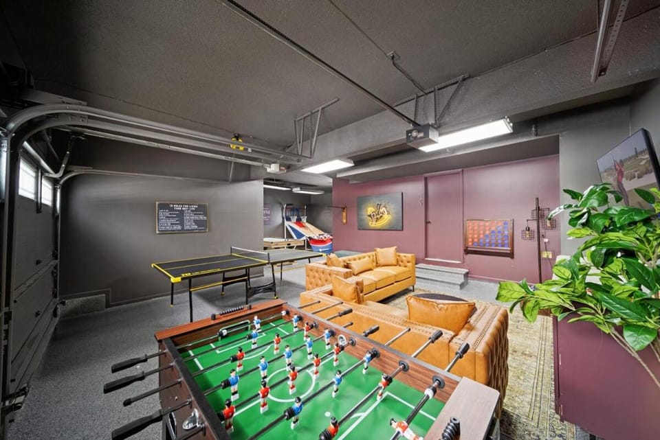 Game Room, Table tennis