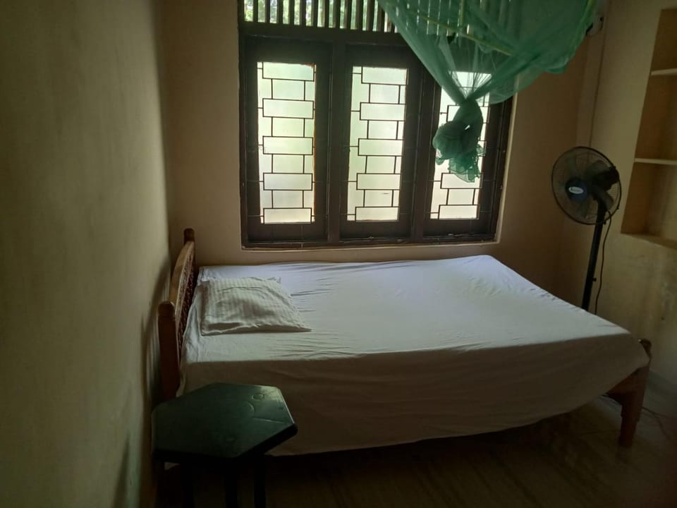 leon villa weligama Bed and Breakfast in Southern Province