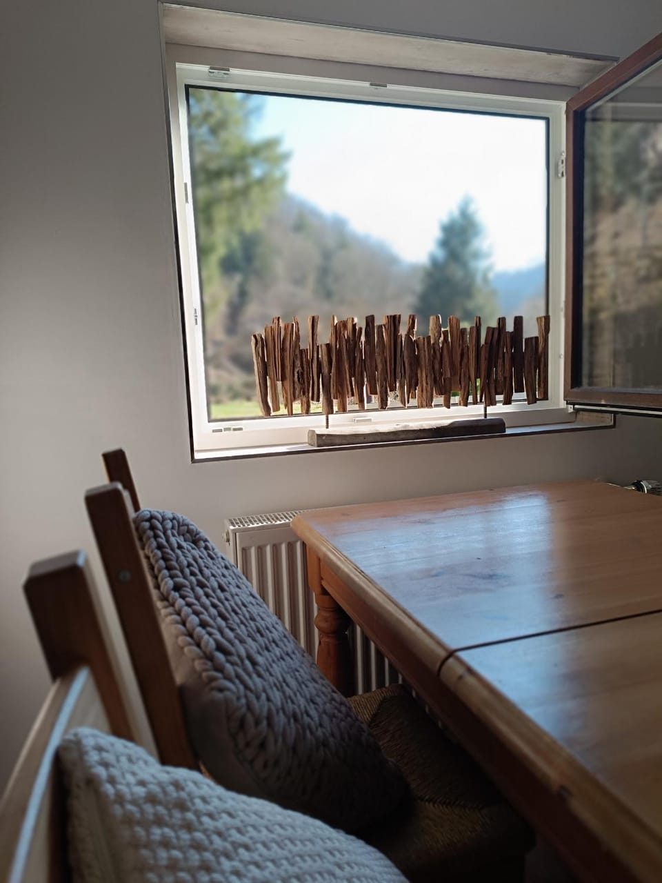 Seating area, Dining area