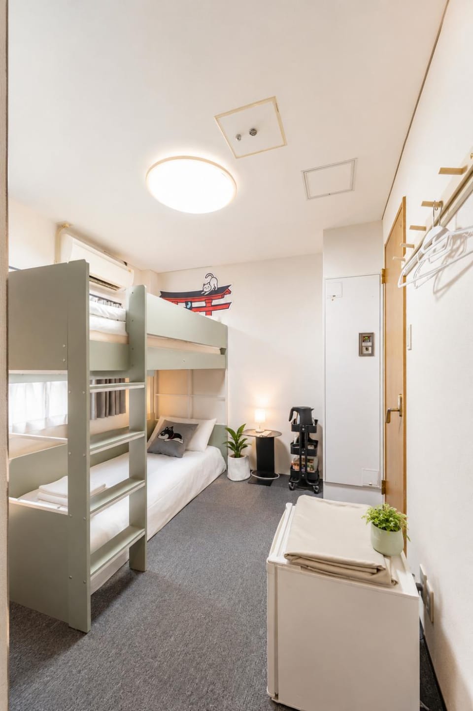 oyasumi manga&hotel 難波Zero-pressssure mattress Japenese-style hotel Vacation rental in Osaka