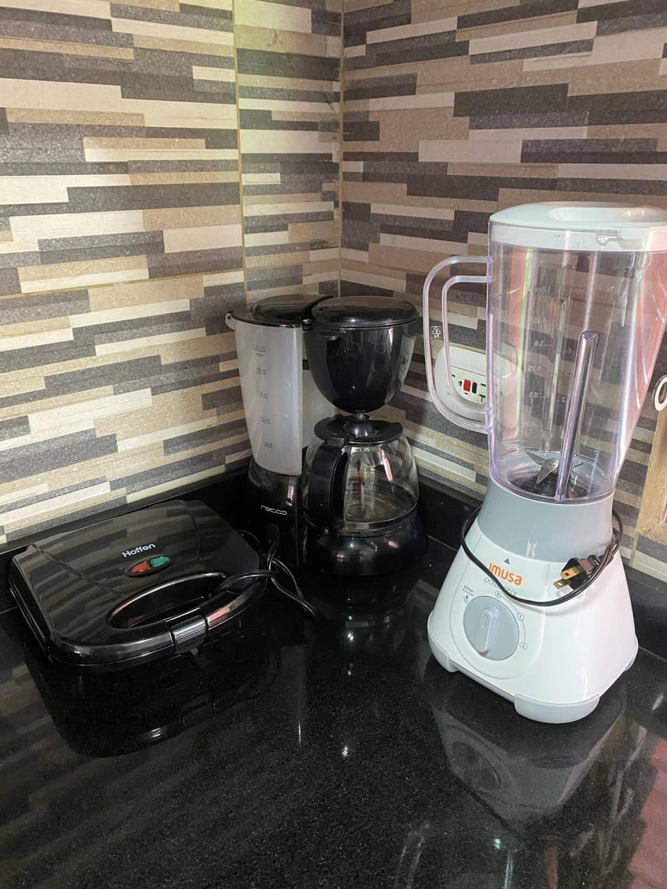 Coffee/tea facilities, toaster, kitchen