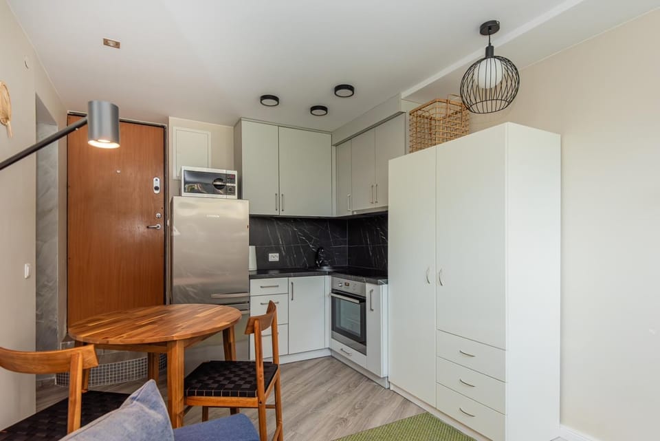 Kitchen or kitchenette, oven, stove