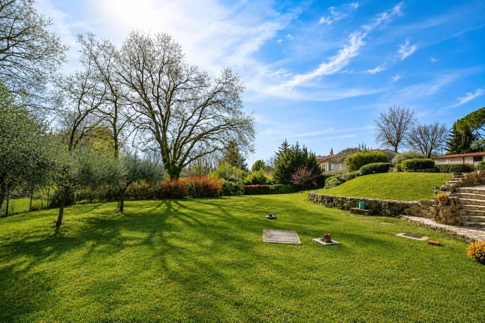 Nearby landmark, Day, Natural landscape, Garden, Garden view