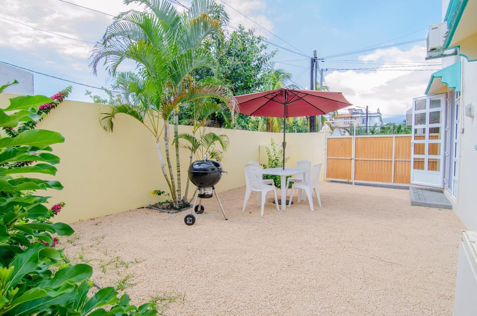 Patio, View (from property/room), Balcony/Terrace, Dining area, Garden view