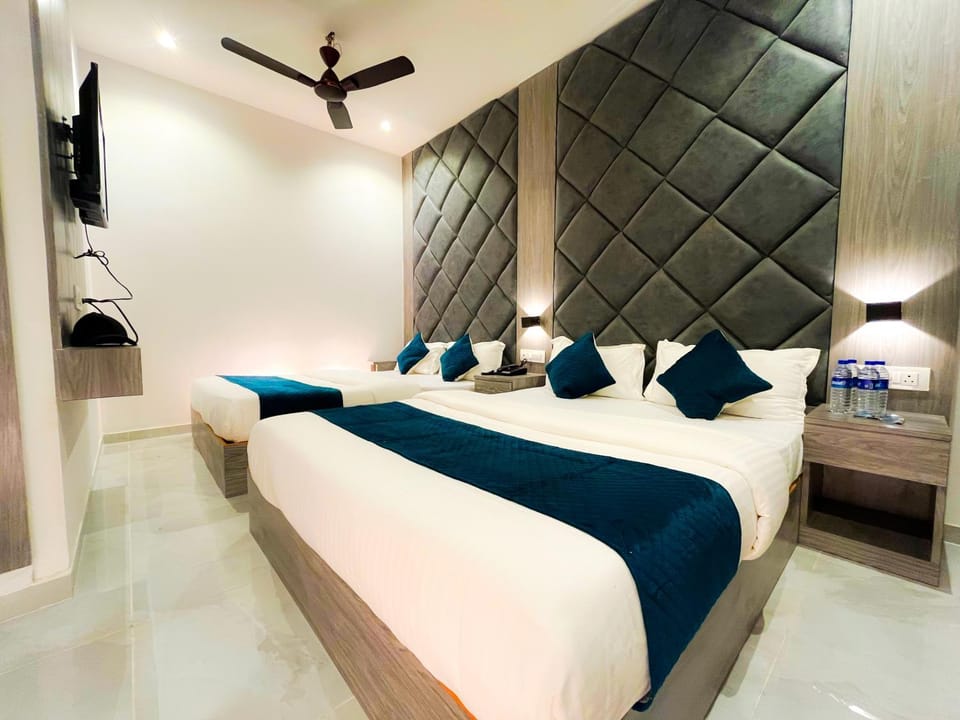 Bed, Photo of the whole room, Bedroom