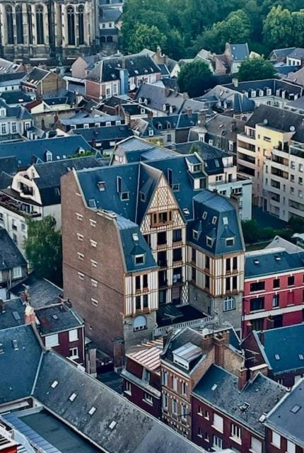 L'Entre-Deux I Cœur de ville, Cathédrale Apartment in Amiens