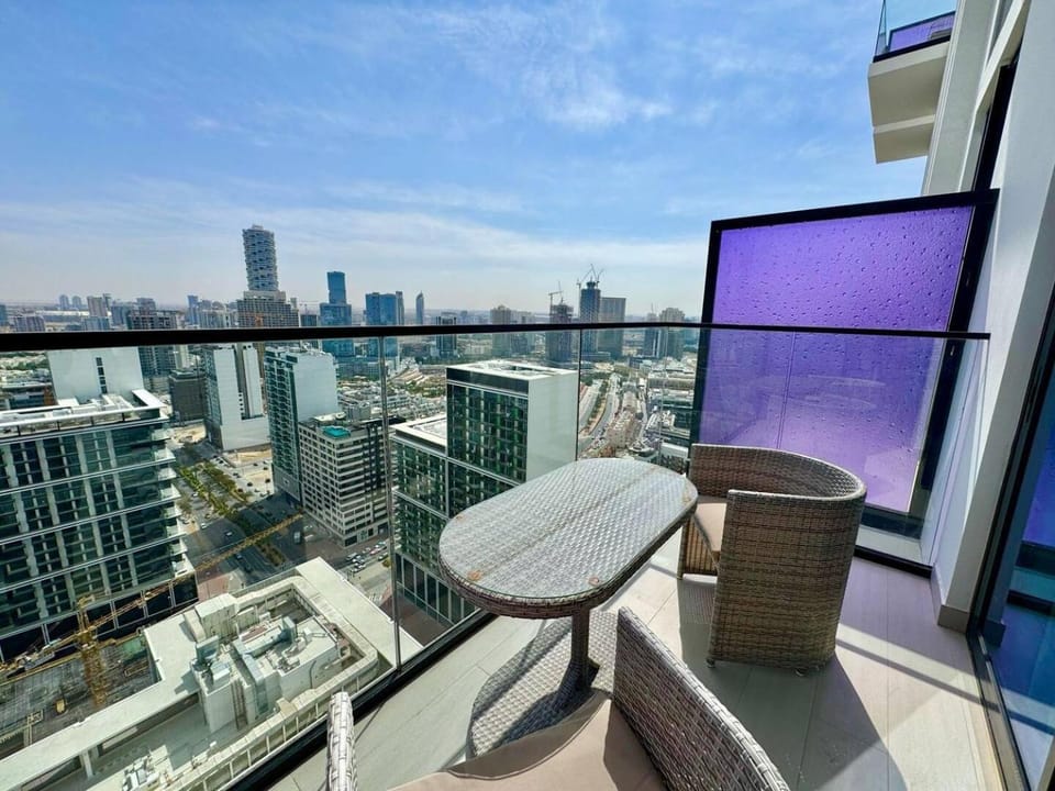 Modern Studio Apt Balcony & Free Parking Jvc Apartment in Dubai