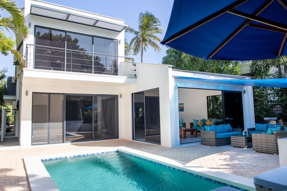 Pool view, Swimming pool