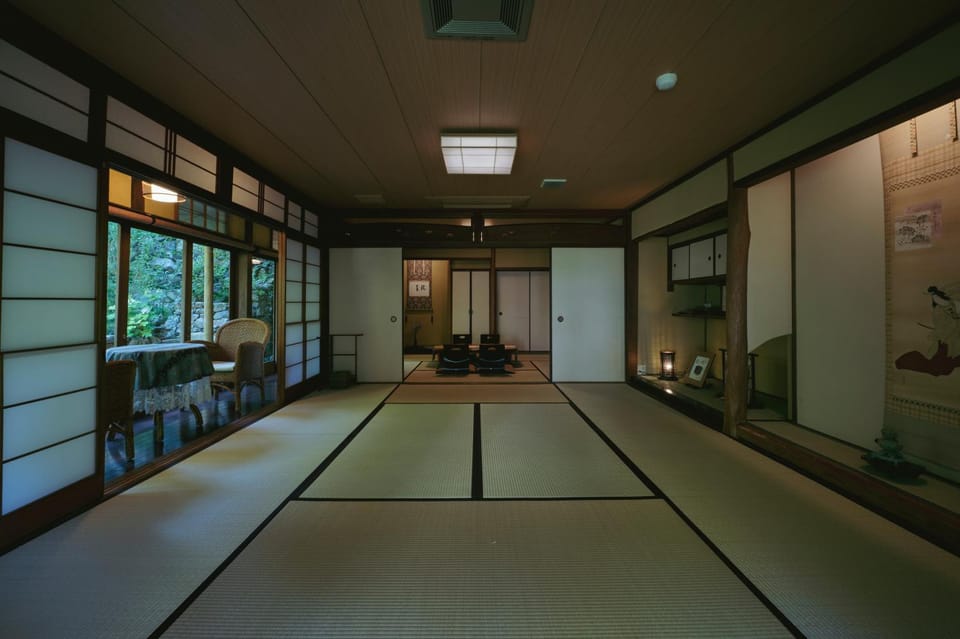 Garden, Photo of the whole room