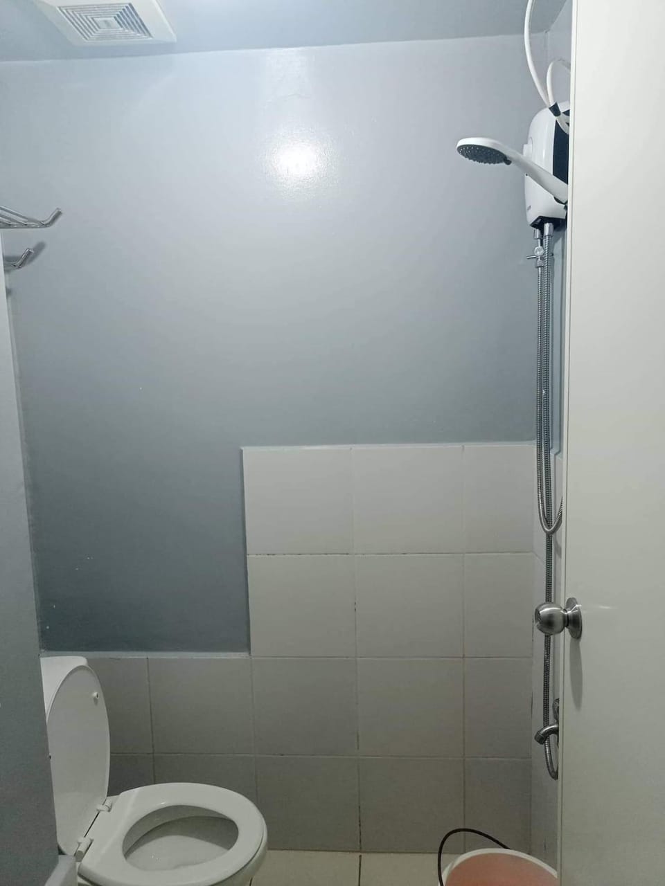 Berto's Staycation Long Term and Short Term Apartment in Mandaluyong