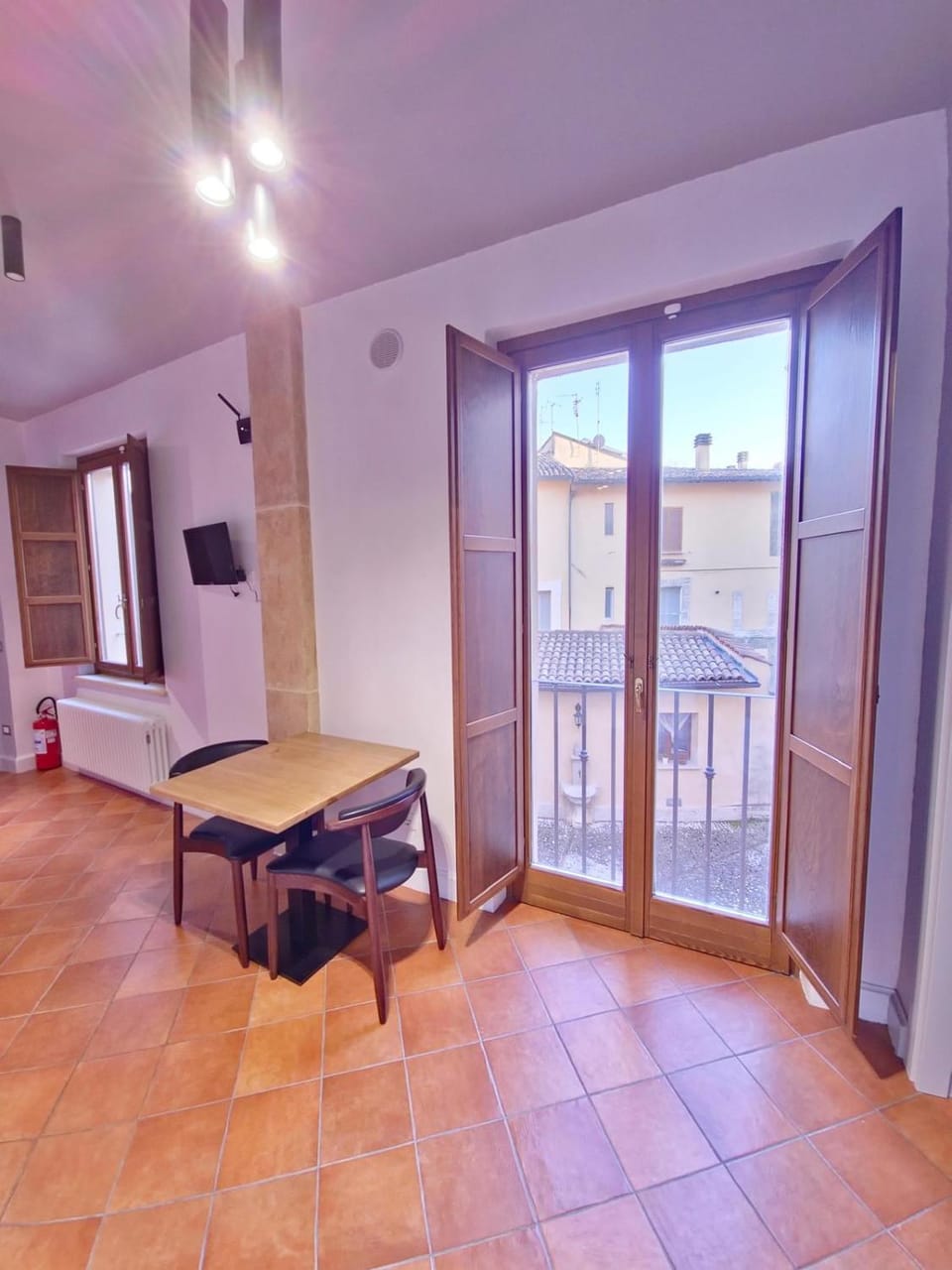 Dining area, internet