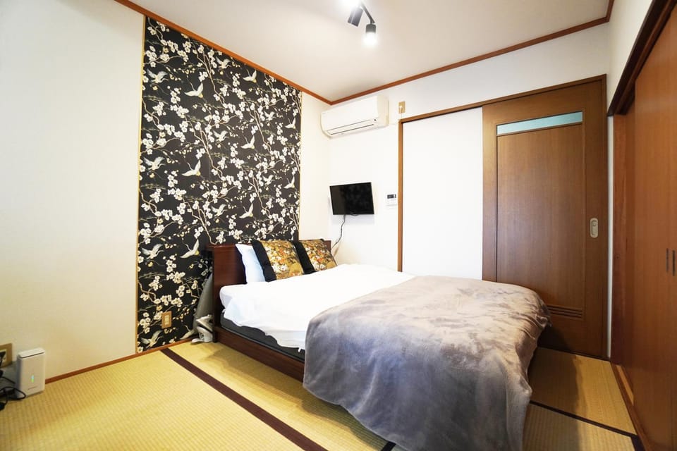 It's a Osaka-Jo House in Osaka